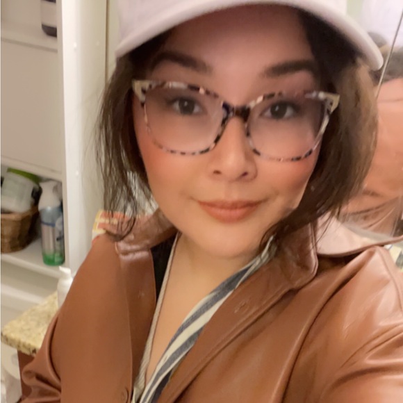 Meet your Posher, Athena - Picture 5 of 7